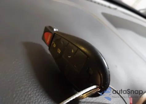 2017 Jeep Cherokee Latitude 4X4 from USA, damaged, VIN 1C4PJMCS0HW602356